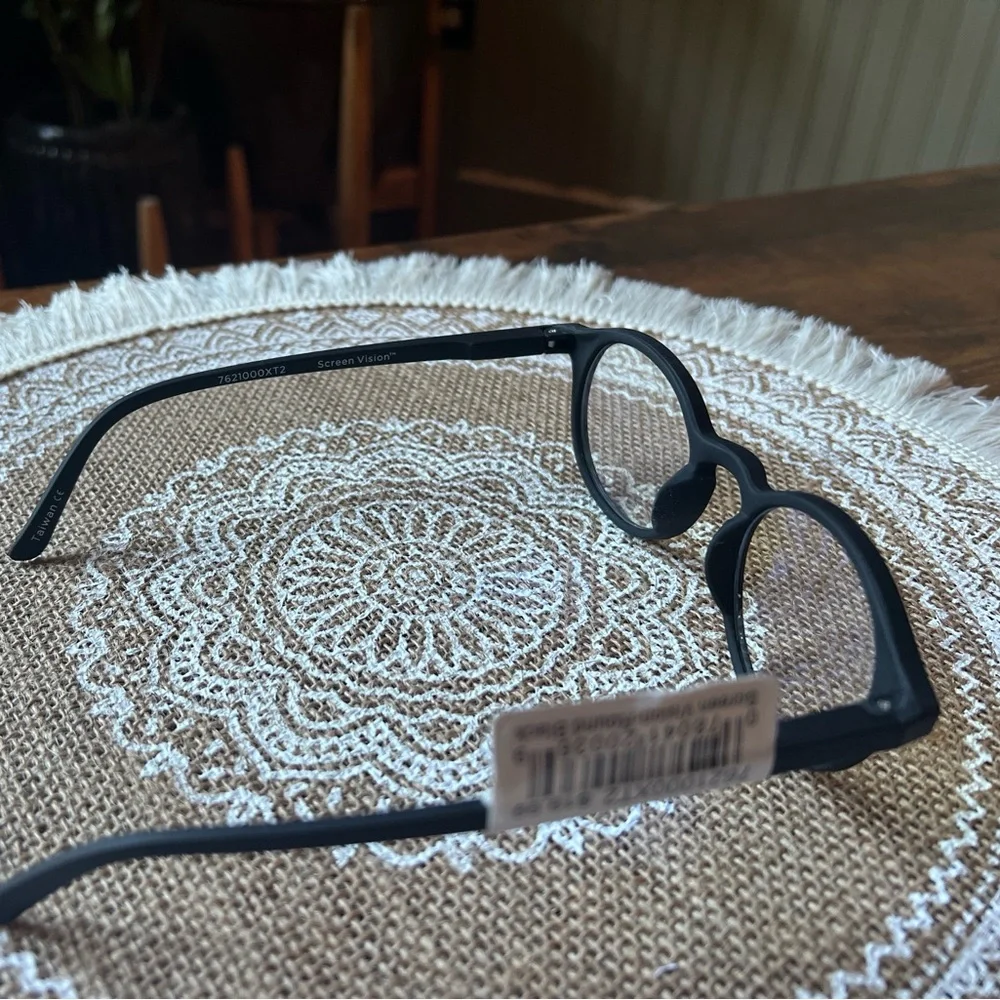 ScreenVision nwt—brand new